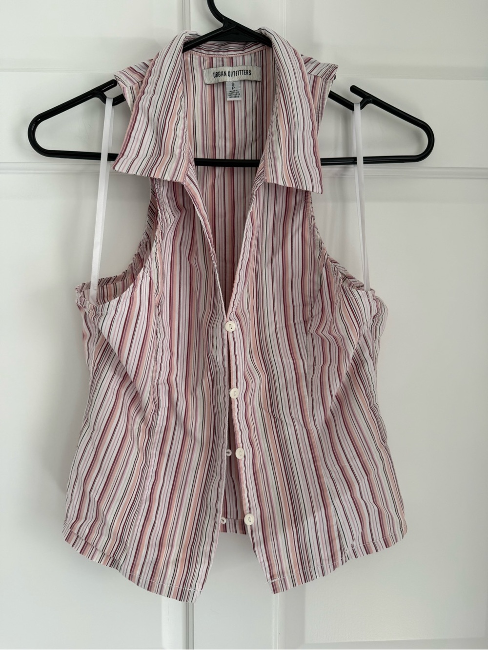 Sleeveless colorful summer blouse